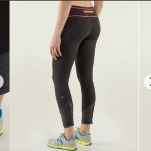 Lululemon Pace Queen 7/8 Running Leggings in Gray size 8